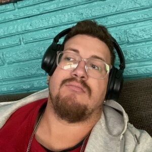 I love hip hop an vintage 70s-98s classical rock an 90s-2000s